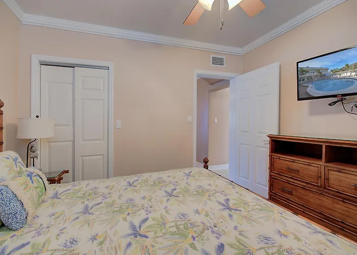 Resort Clearwater #102