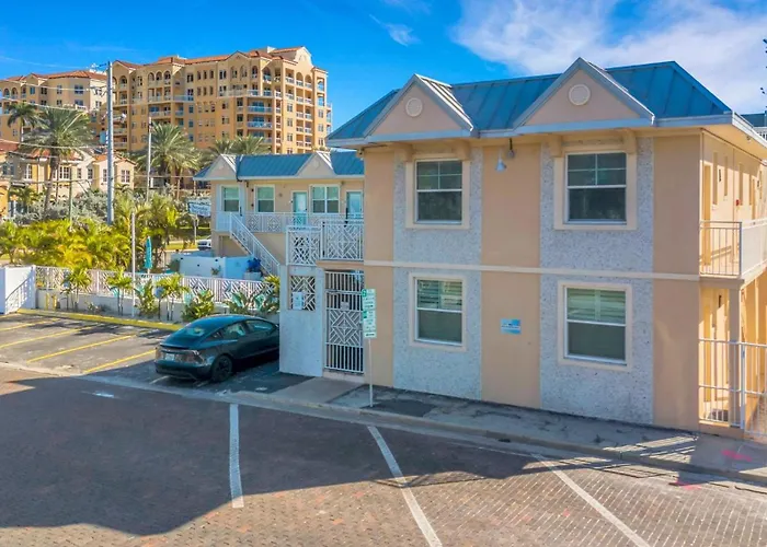 Resort Clearwater #102